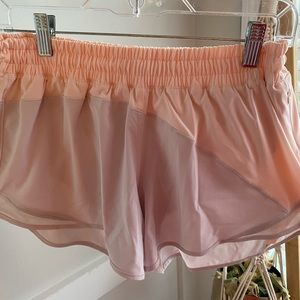 Two toned Lululemon hotty hot short